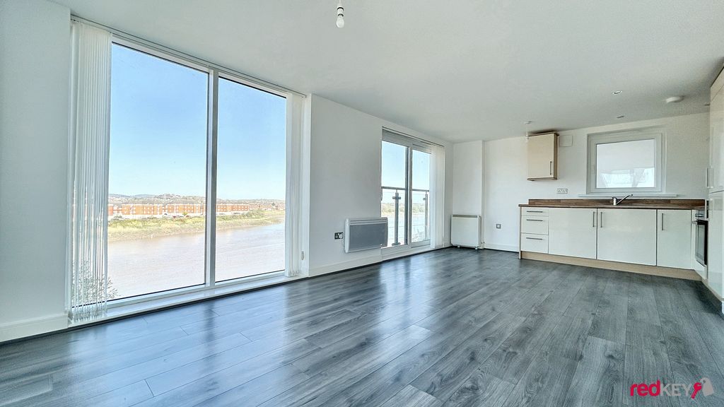 Property photo 3 of 11 Lounge