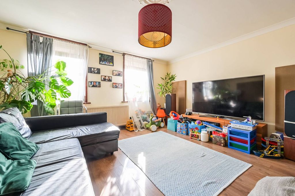 Property photo 2 of 7
