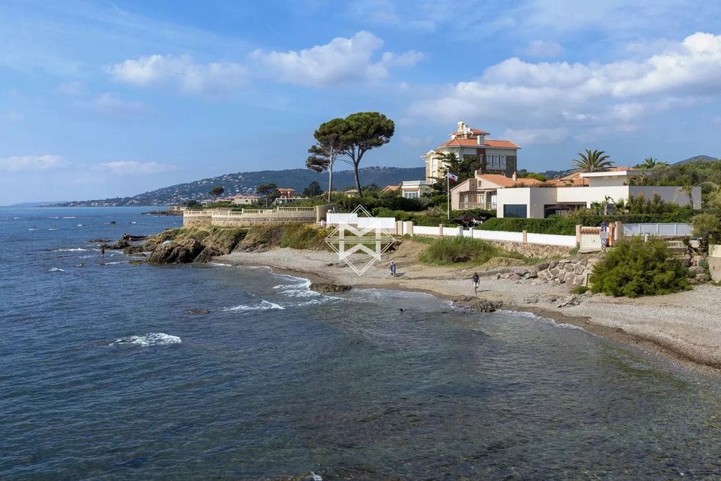 Property photo 1 of 7 Sea