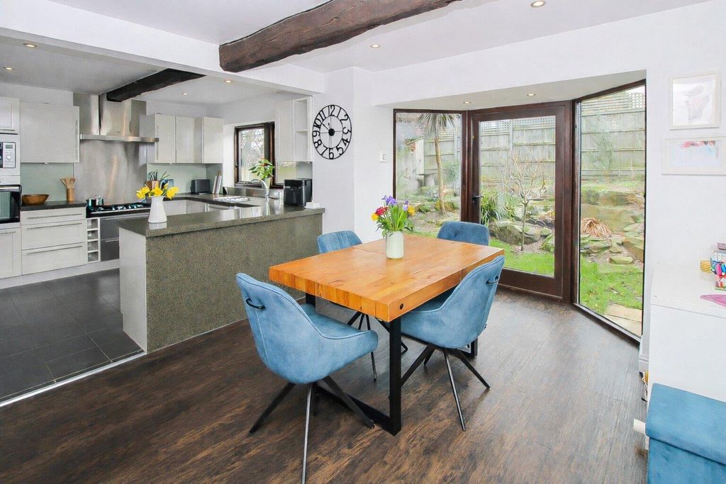 Property photo 3 of 18 Kitchen Diner