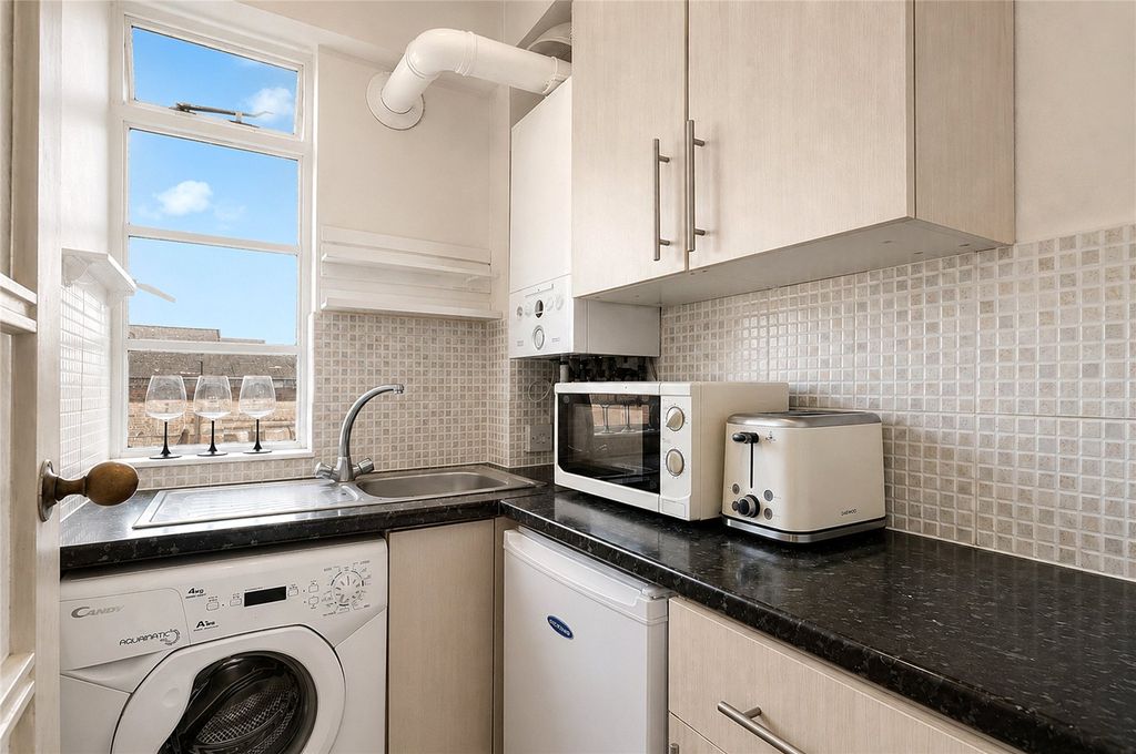 Property photo 2 of 14 Picture No. 05