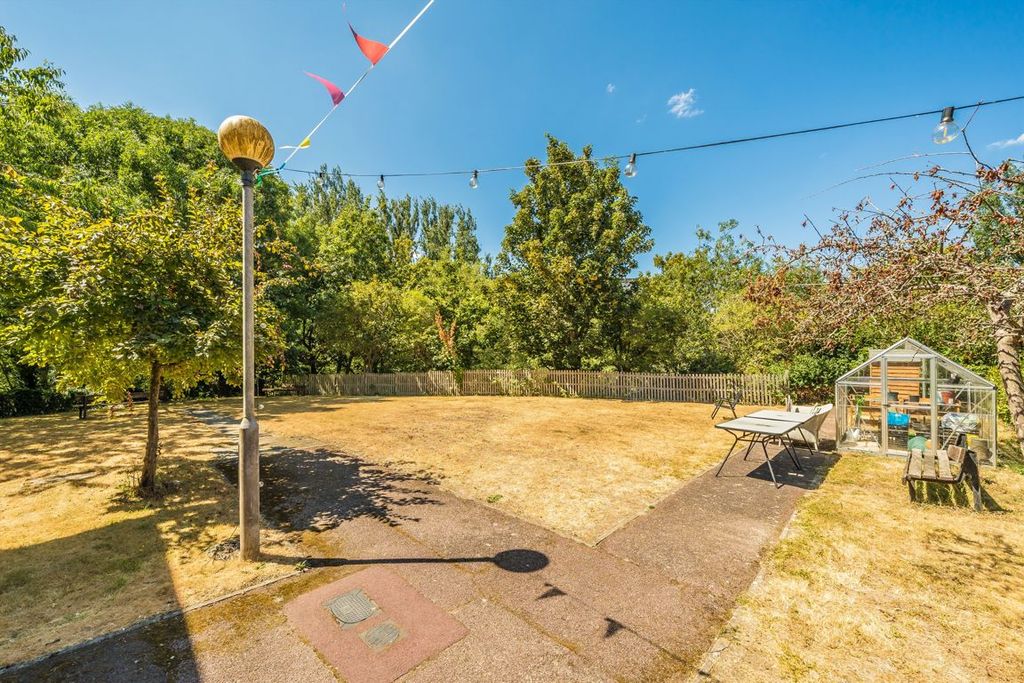 Property photo 2 of 2