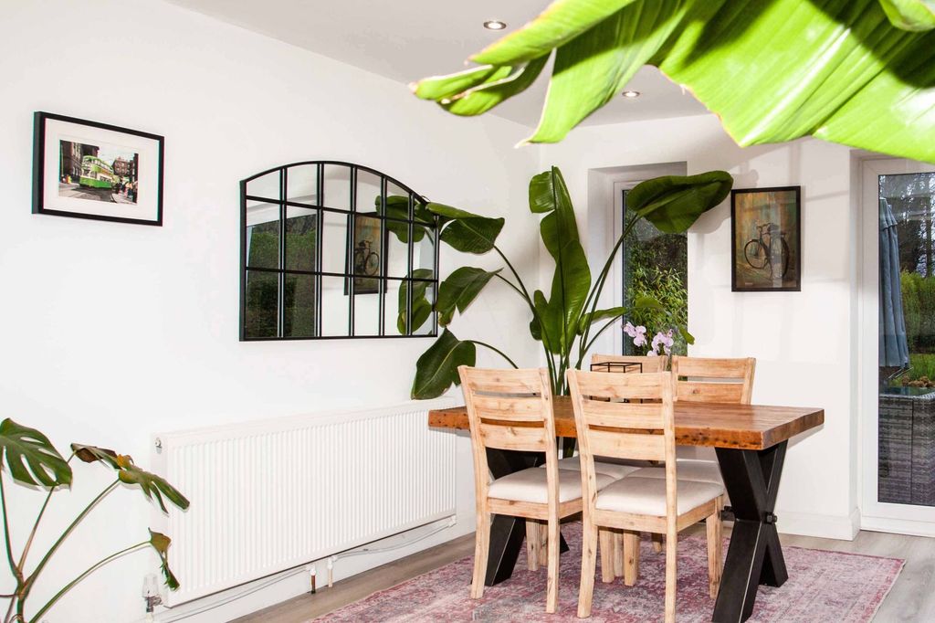 Property photo 3 of 34