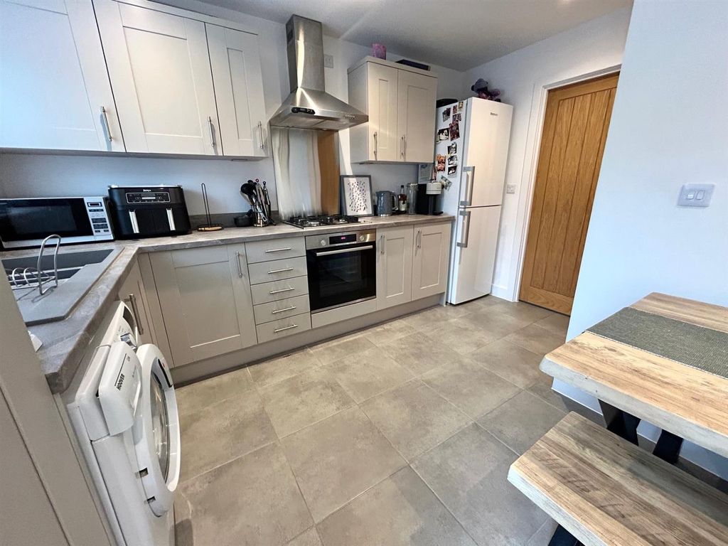 Property photo 3 of 17 Thumbnail_Img_7690.Jpg