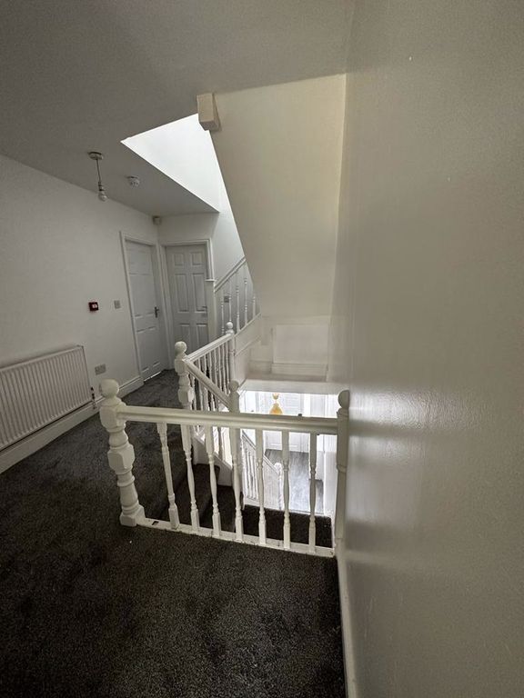 Property photo 2 of 4 Hall