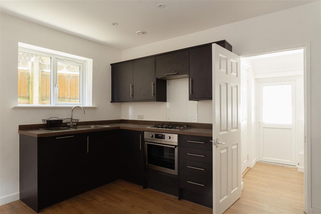 Property photo 3 of 10 4.Jpg