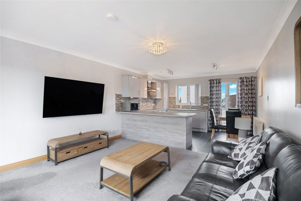 Property photo 2 of 16 Picture No. 15