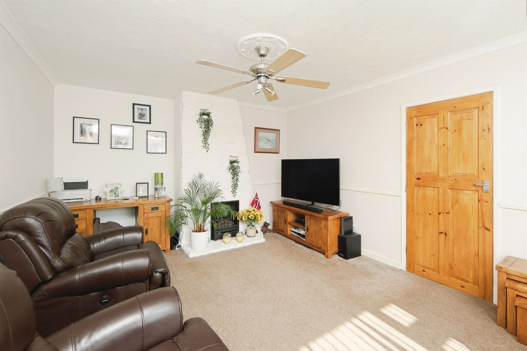 Property photo 3 of 17