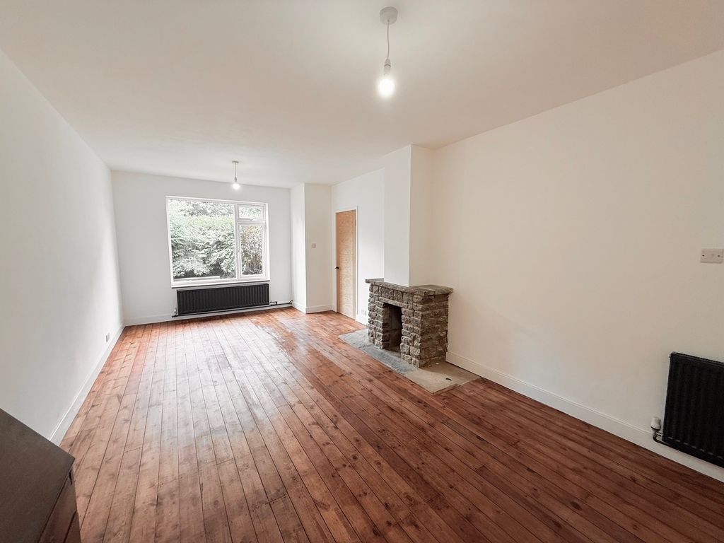 Property photo 3 of 16 Image