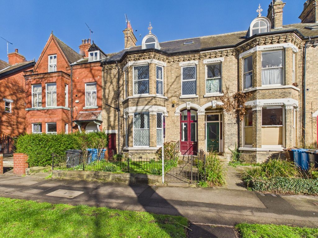 Property photo 1 of 21 4952372