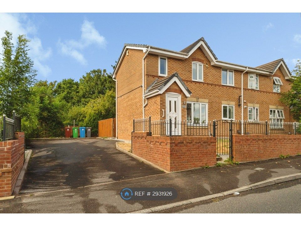 Property photo 1 of 16 External View Of House & Carpark