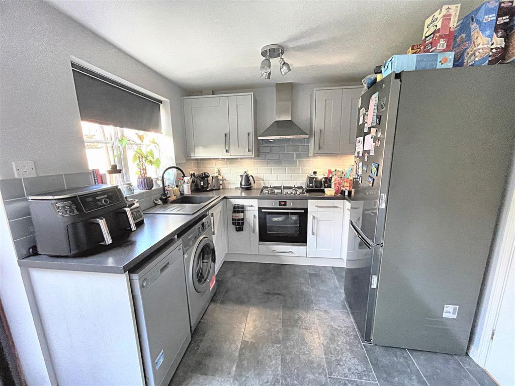 Property photo 2 of 15 Kitchen/Diner