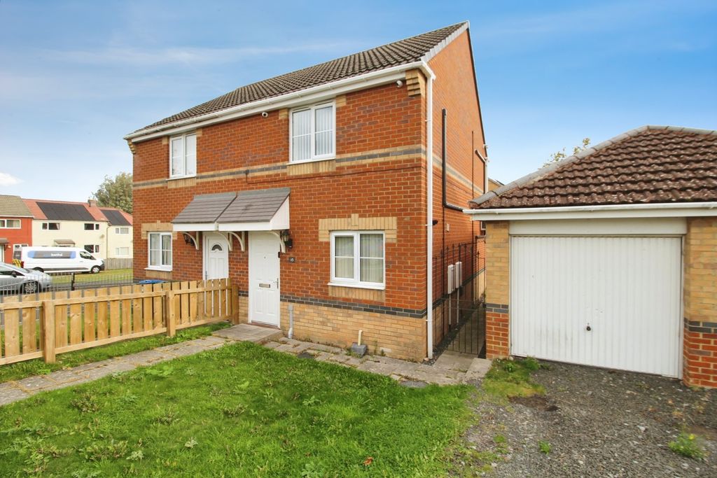 Property photo 1 of 17 External
