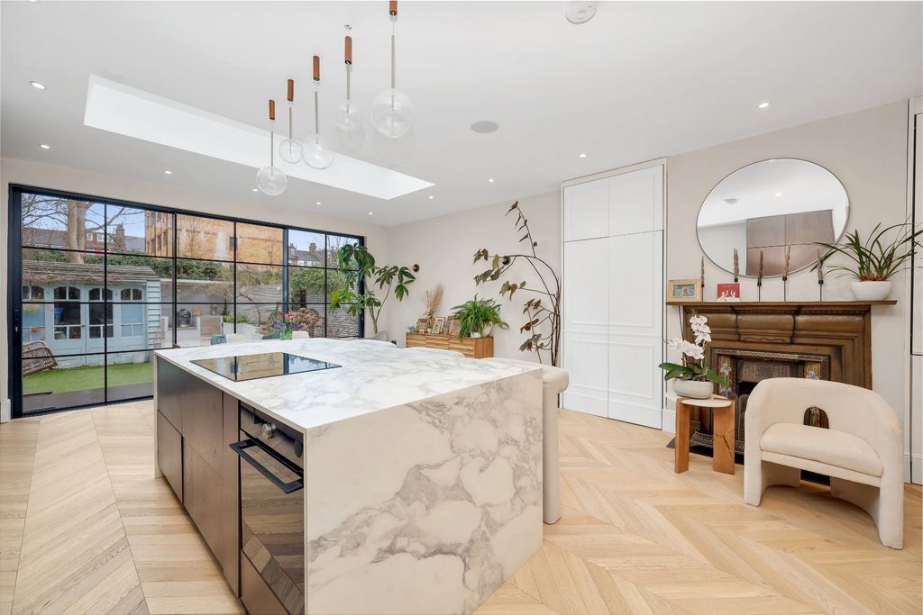 Property photo 1 of 15 Picture No. 04