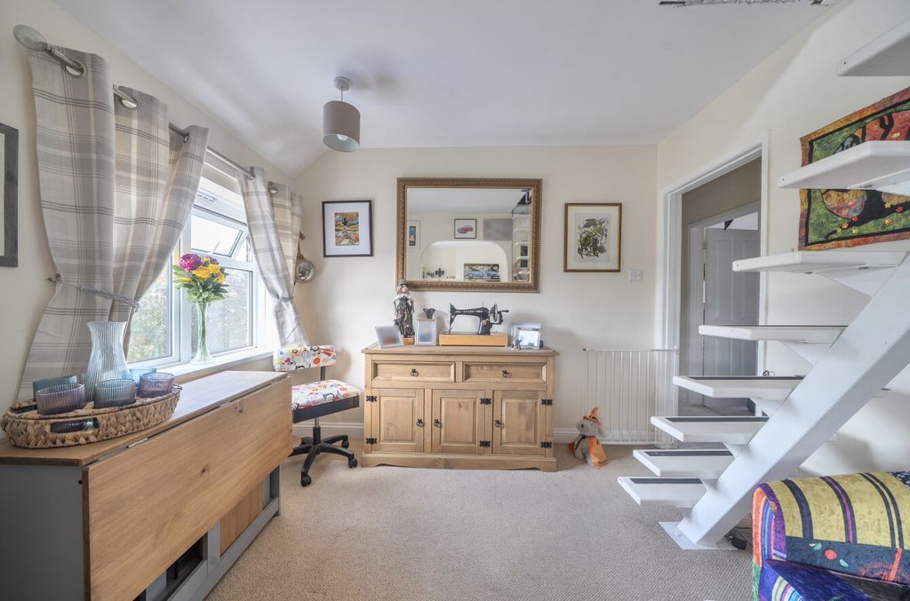 Property photo 3 of 14 1468519-16-6A1F16...