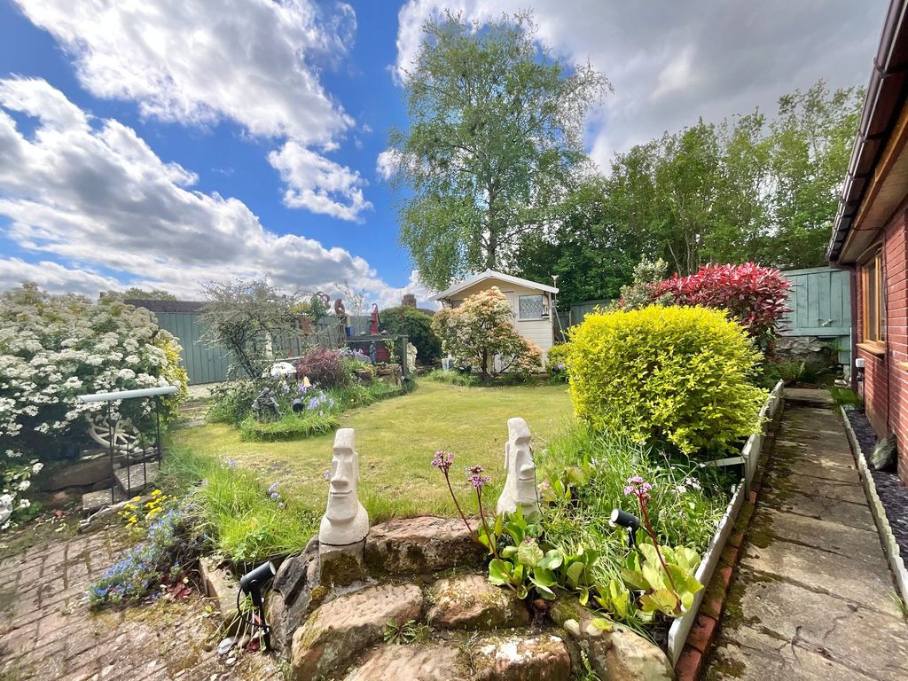 Property photo 2 of 25