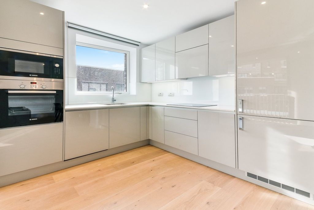 Property photo 3 of 15 Kitchen