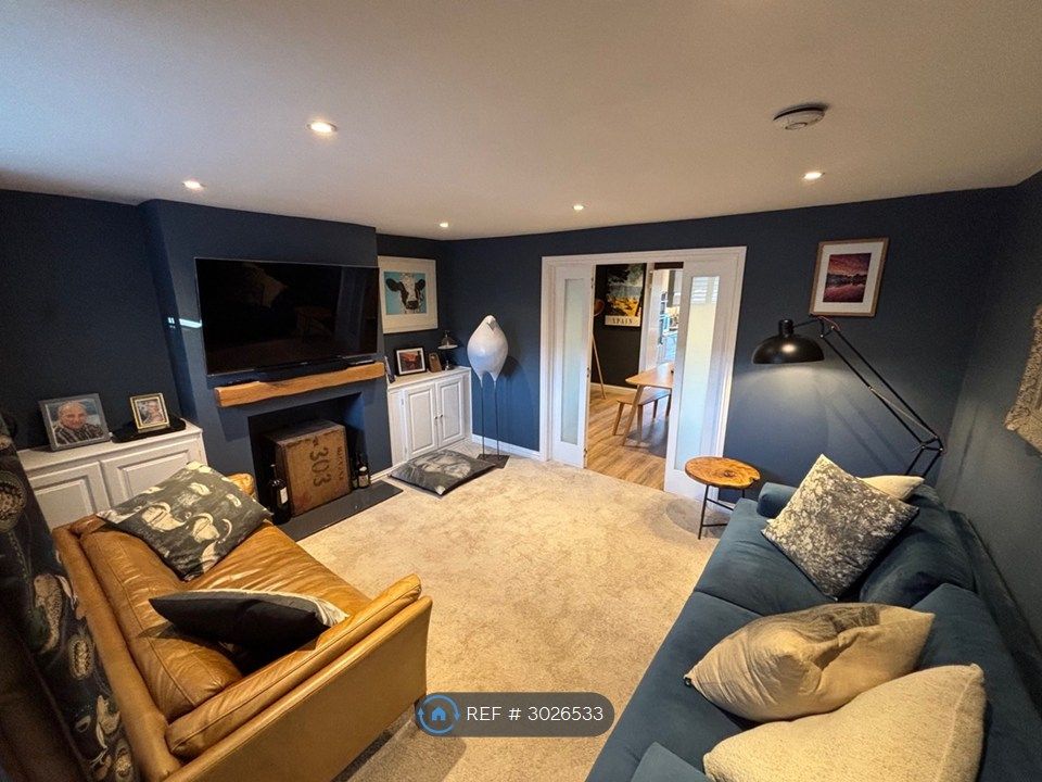 Property photo 1 of 14 Lounge