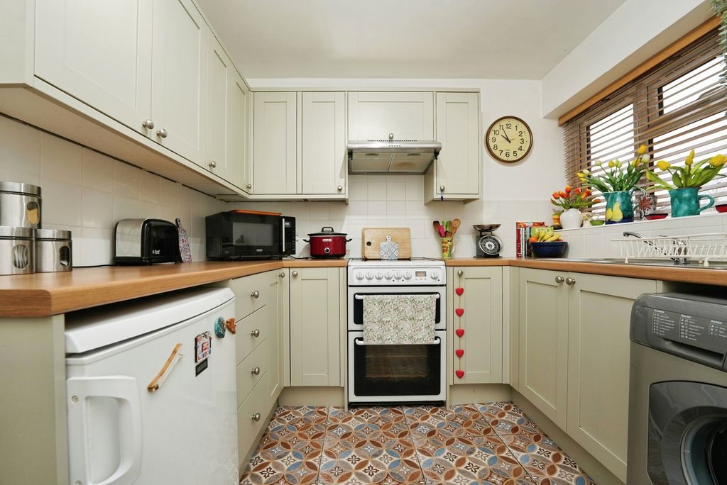 Property photo 3 of 10 Pbox-Img.Jpg