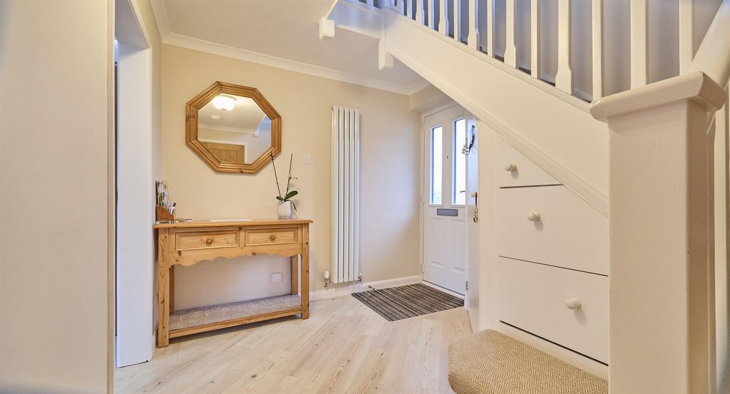 Property photo 3 of 26 Entrance Hallway