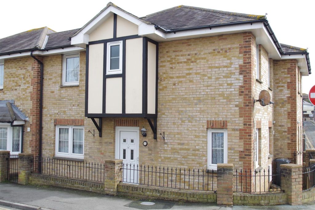 Property photo 1 of 5 Front View