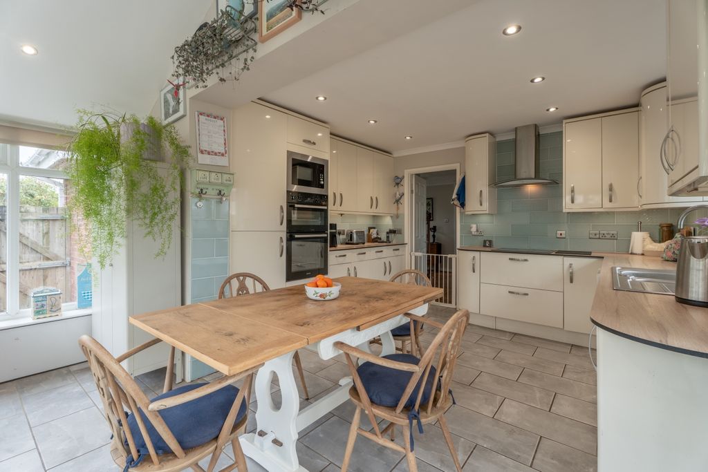 Property photo 3 of 25 Dsc01734-Hdr