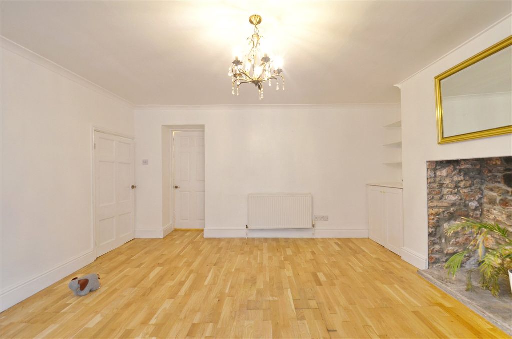 Property photo 3 of 18 Picture No. 03