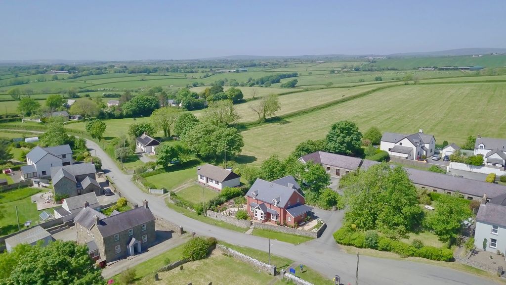 Property photo 1 of 37