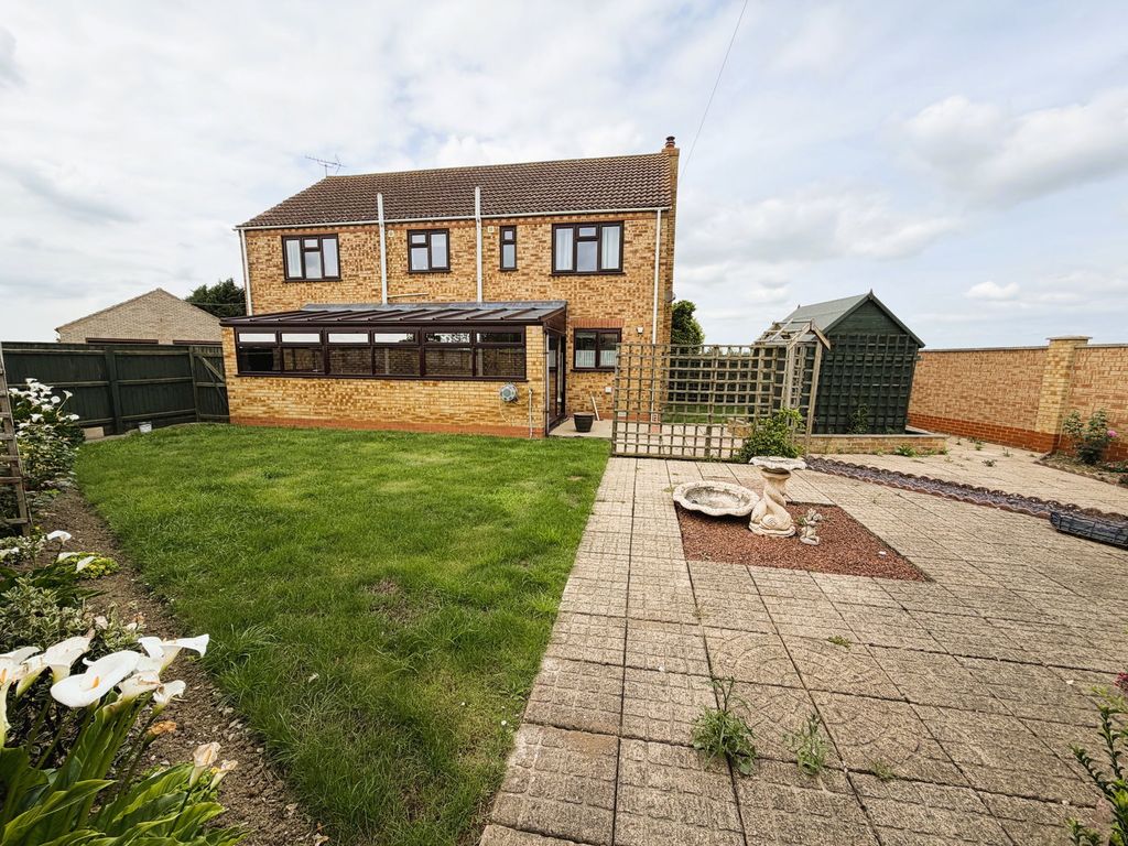 Property photo 2 of 51