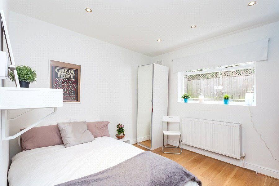 Property photo 2 of 20 Bedroom