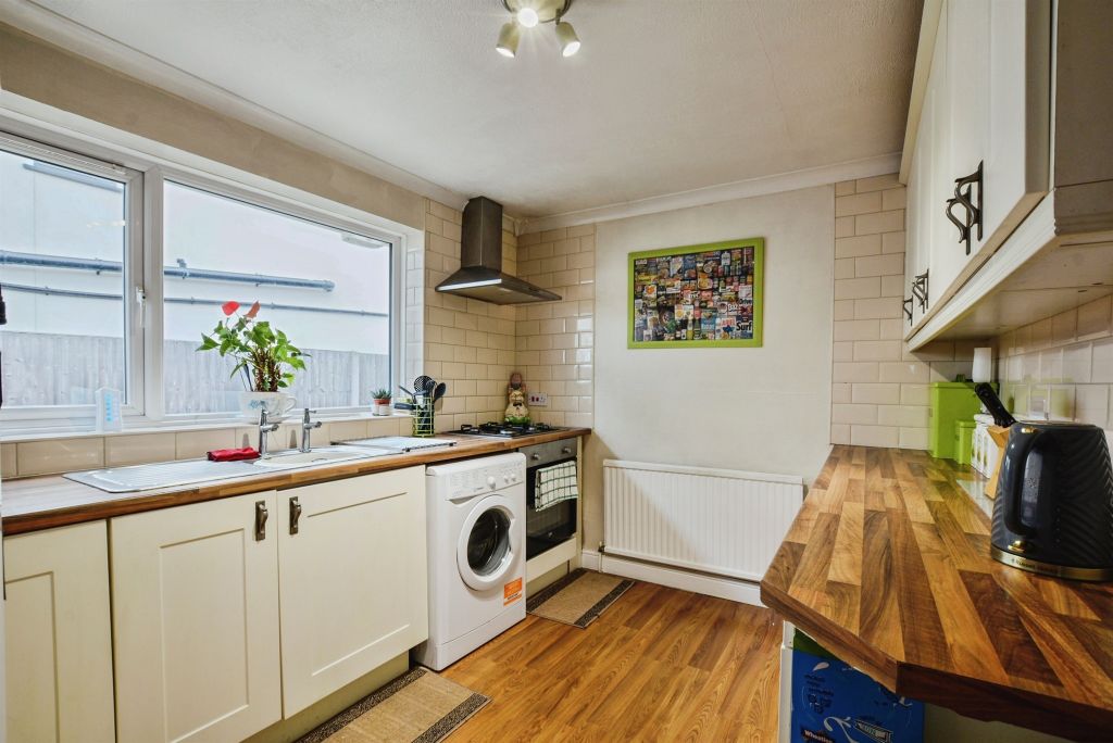 Property photo 2 of 20