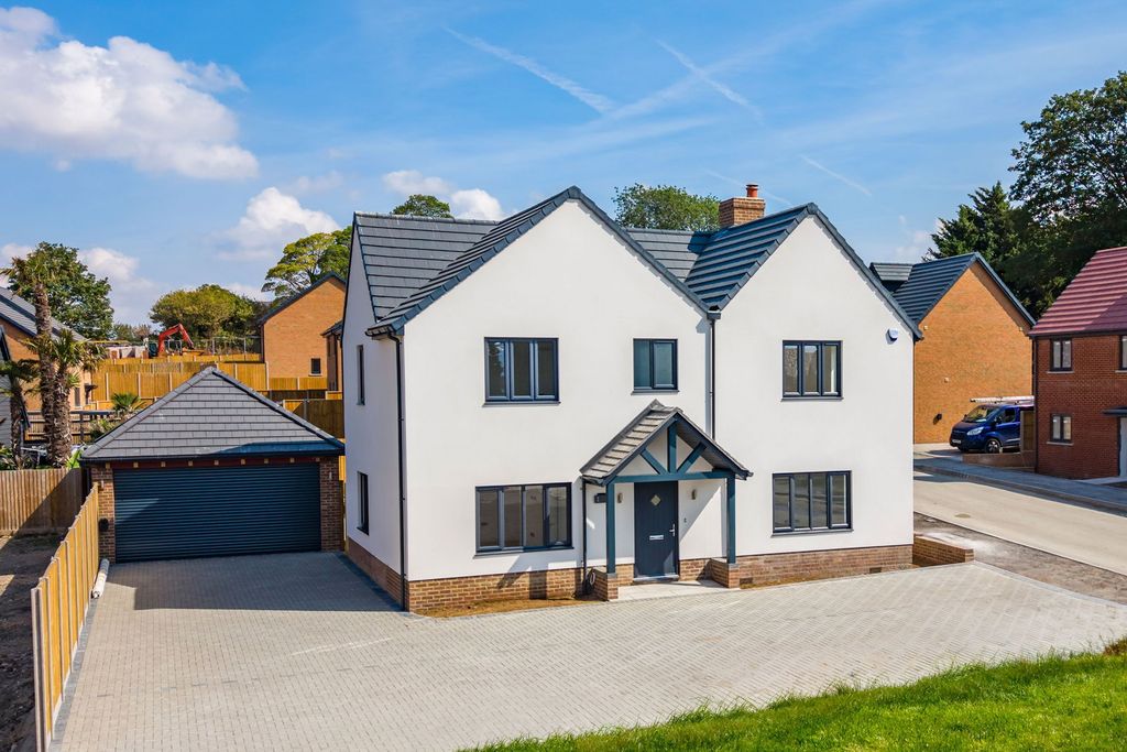 Property photo 2 of 33