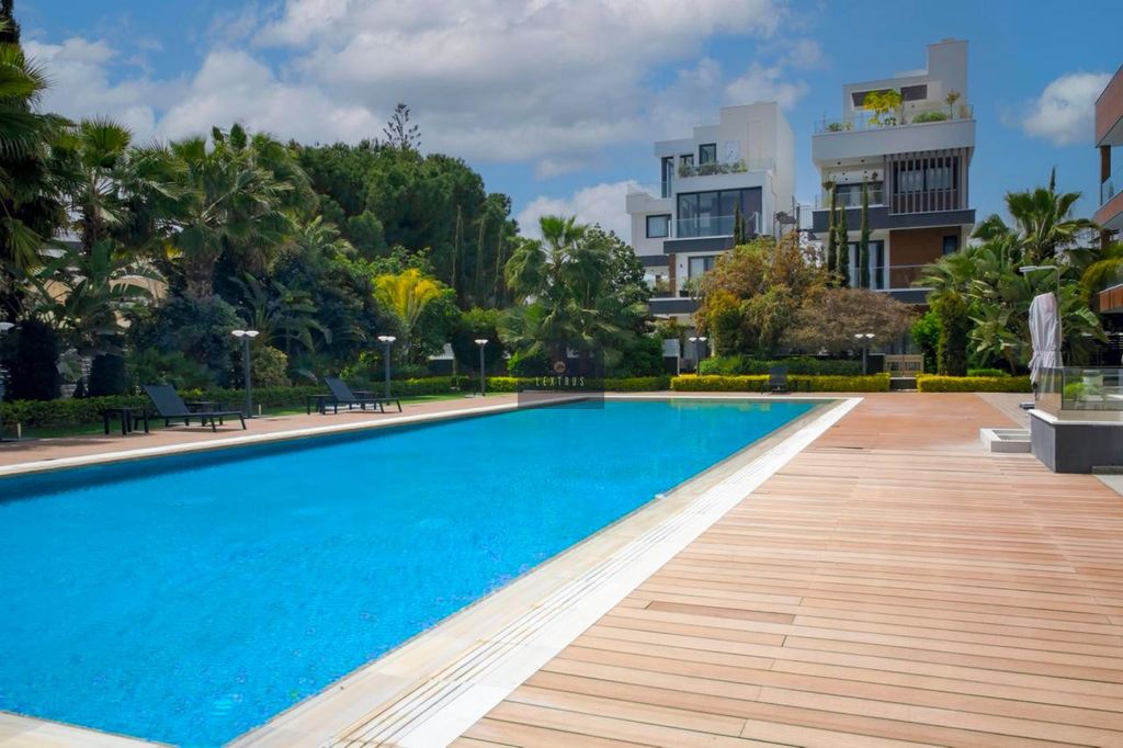 Property photo 2 of 31