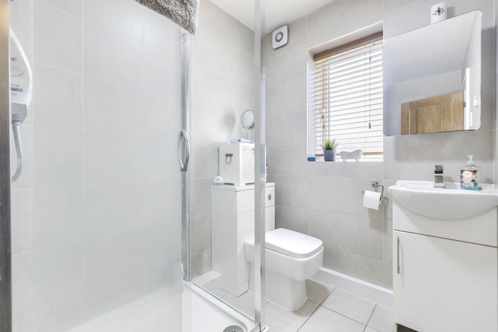 Additional image 24 of 8 bed flat for sale1&1A 3&3A Haigh Wood Road, Leeds, West Yorkshire LS16