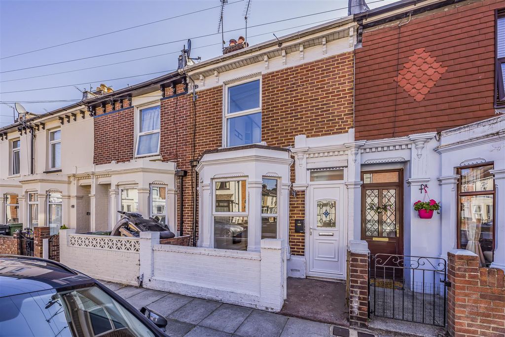 Property photo 1 of 23 63 Highgate Road, Portsmouth-Porticomarketing-Sold