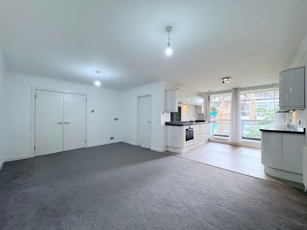 Property photo 1 of 12 Living/Kitchen/Dining Area