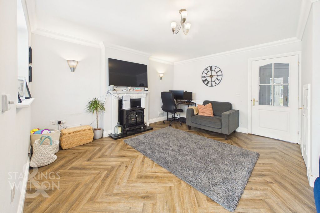 Property photo 2 of 24