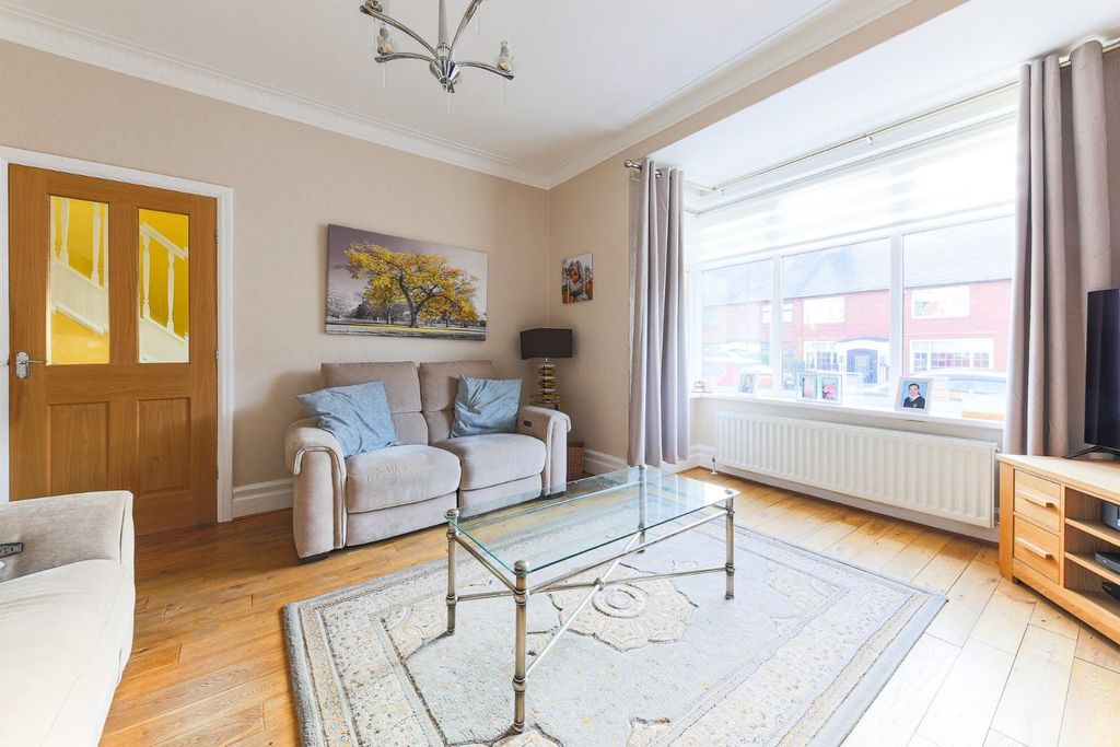 Property photo 3 of 21 Living Room