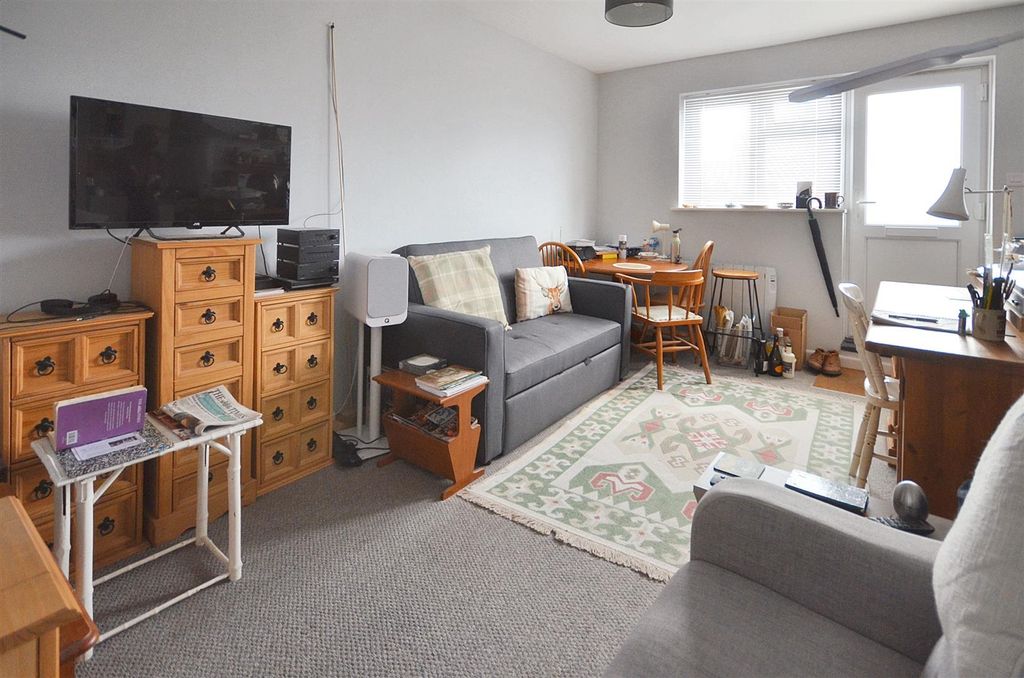 Property photo 1 of 9 Open Plan Living Space