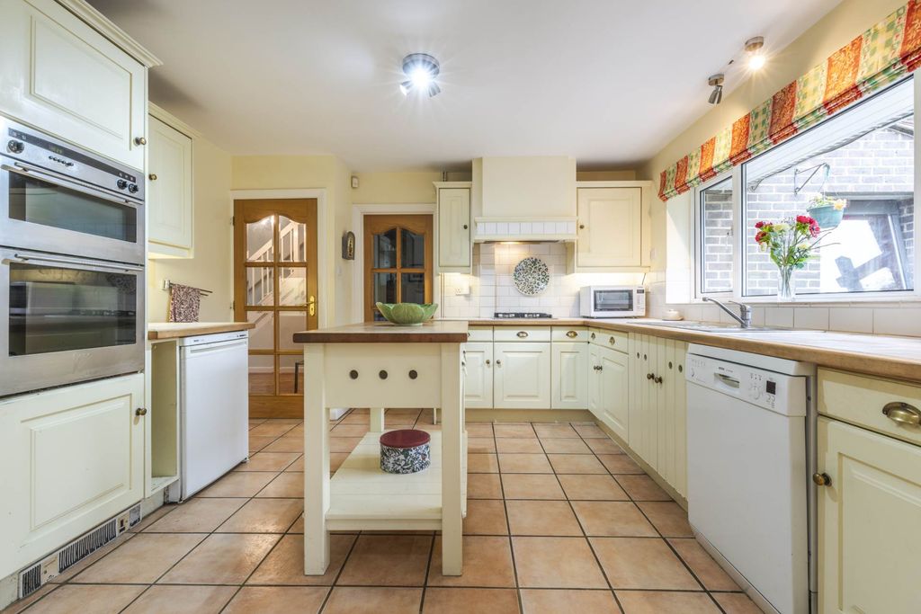 Property photo 1 of 26