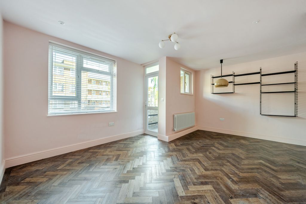 Property photo 1 of 14 Picture No. 05