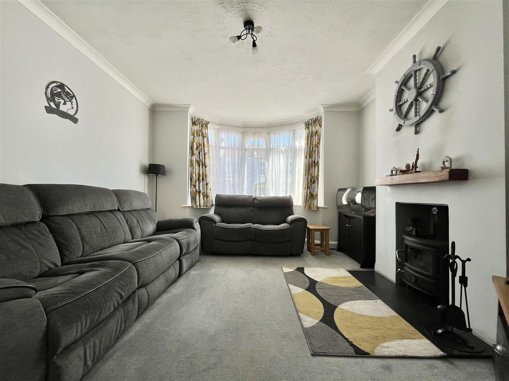 Property photo 3 of 25