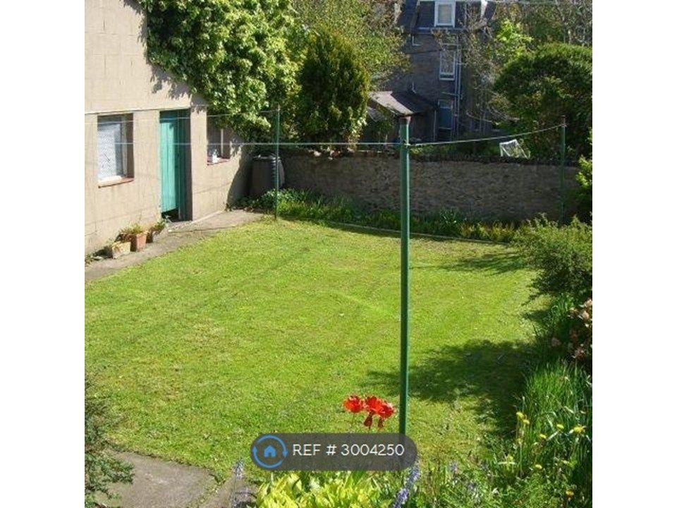 Property photo 2 of 11 Shared Rear Garden