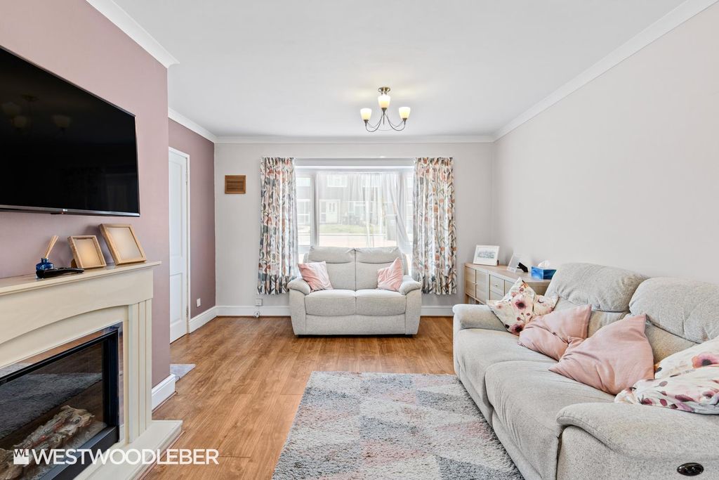 Property photo 2 of 31 Cecilroad_19.Jpg