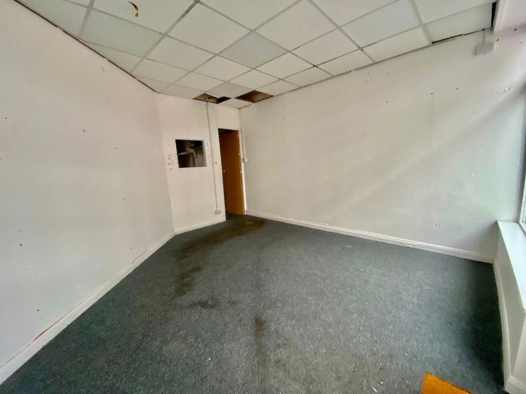 Property photo 2 of 3