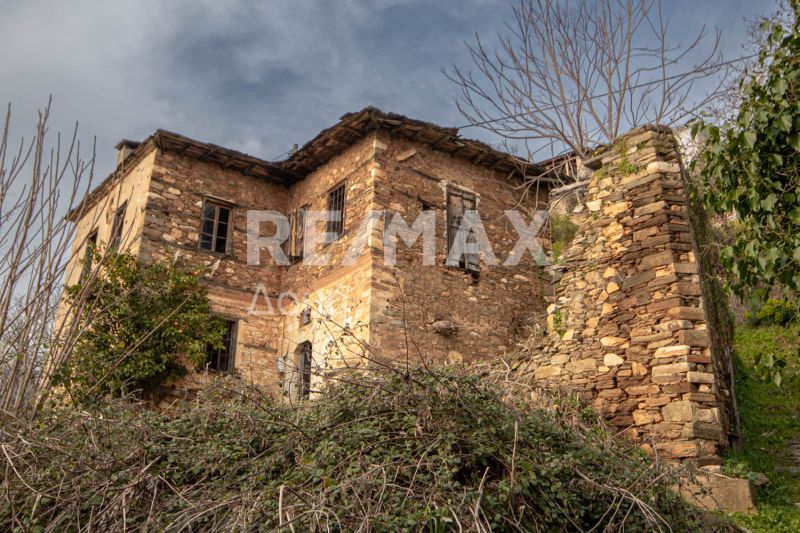 Property photo 2 of 38