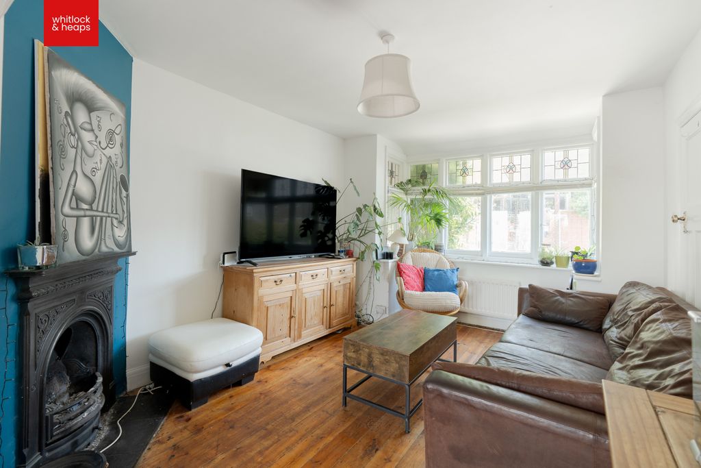 Property photo 3 of 14 liv