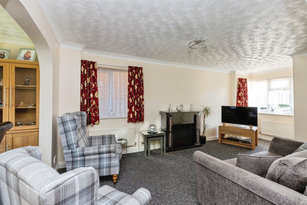 Property photo 2 of 17
