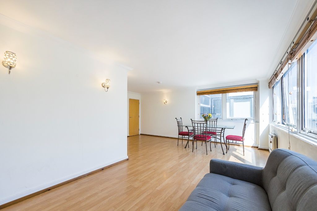 Property photo 3 of 10 1831234