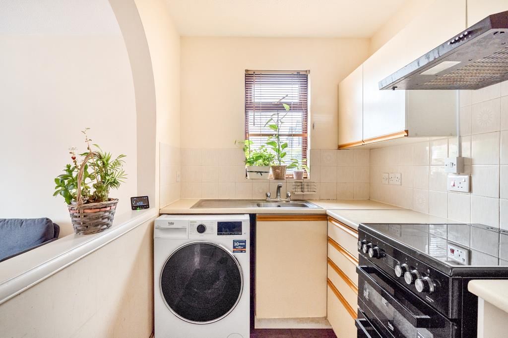 Property photo 3 of 20 Kitchen